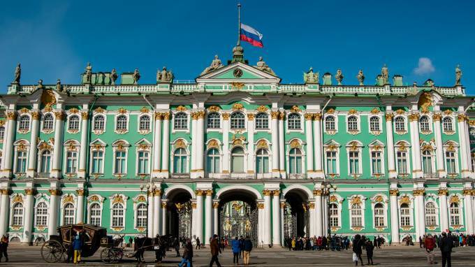 Министерство культуры закрывает музеи и театры Северной столицы
