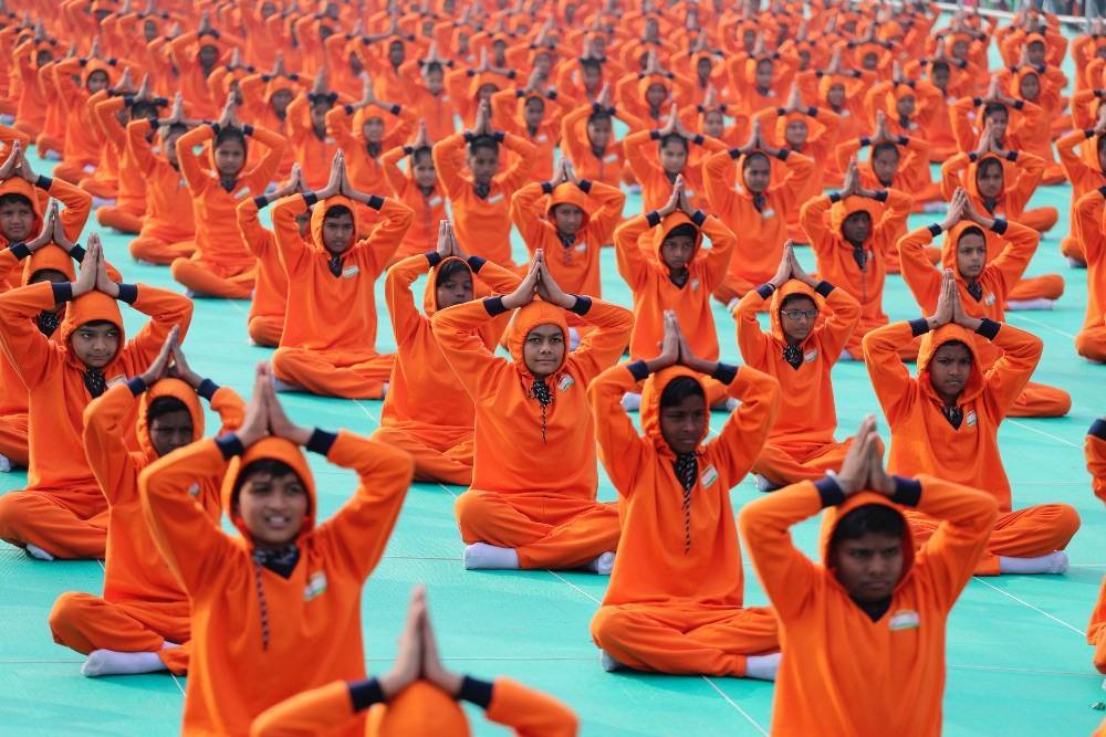 В Непале решили сделать йогу обязательным предметом в школах