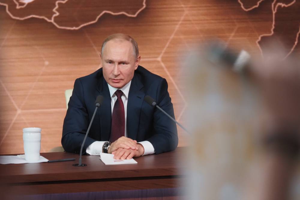 Путин потребовал разобраться с ростом цен на бензин