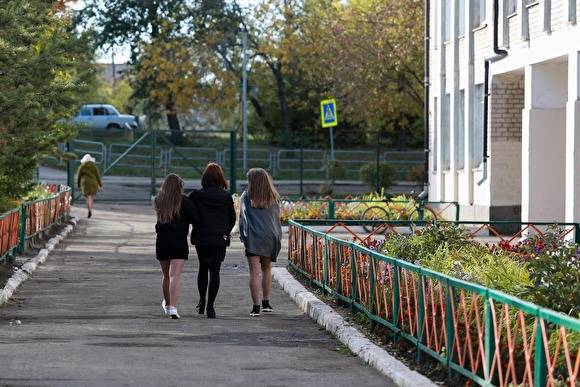 Все российские школы уйдут на каникулы с 23 марта из-за коронавируса