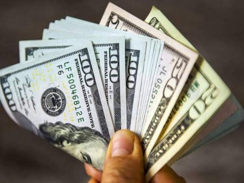 Доллар за сто рублей: Сбербанк описал самый жесткий сценарий кризиса