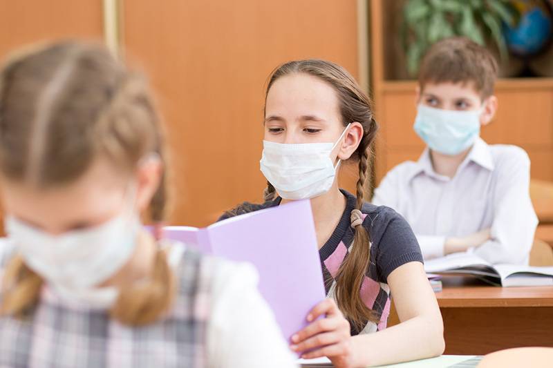 Российским школьникам продлили каникулы из-за коронавируса
