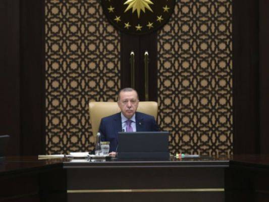 Эрдоган созывает экстренное заседание в связи с эпидситуацией в Турции