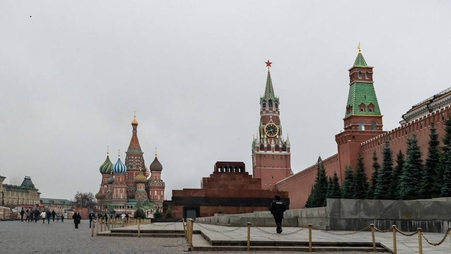 Кремль изучит вопрос о переносе весеннего призыва в армию