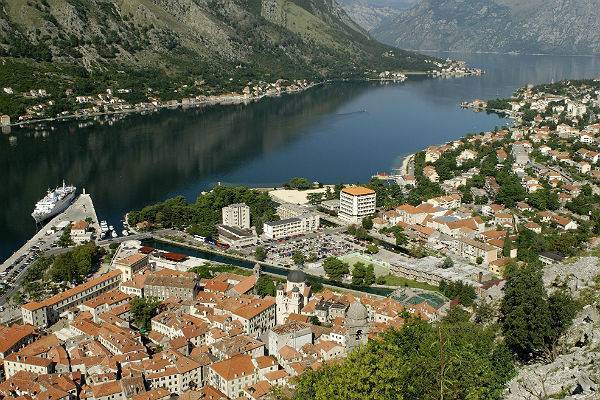 В МИД назвали критической ситуацию с российскими туристами в Черногории