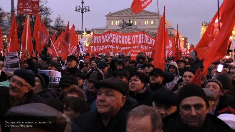 Простаков призвал проверить митинг КПРФ во время эпидемии на соответствие правовым нормам