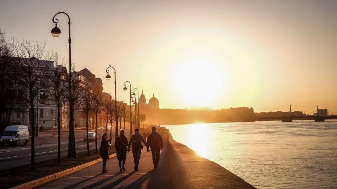 В Петербурге запретили мероприятия численностью более 50 человек