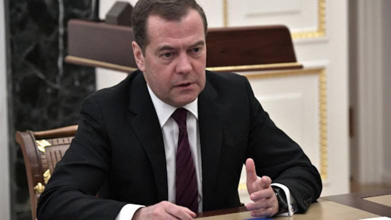 Дмитрий Медведев обвинил Запад в "дурацком менторстве"