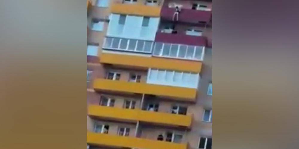 В Иркутске спасатель поймал 16-летнюю девушку, выпрыгнувшую с балкона