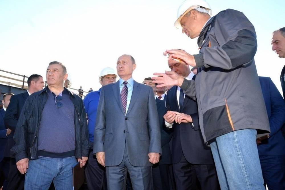 Путин вручил Ротенбергу звезду Героя Труда за строительство Крымского моста