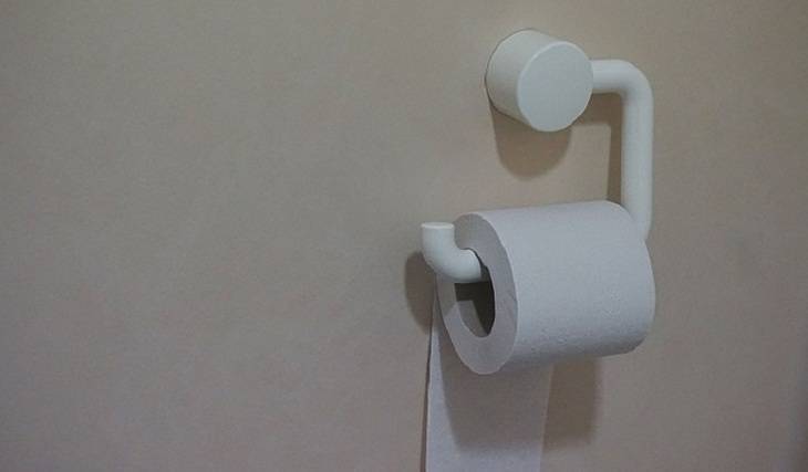 Жан-Поль Готье нашел новое применение туалетной бумаге