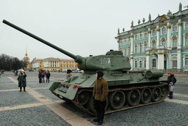 Путин поддержал идею передать танки Т-34 городам-героям