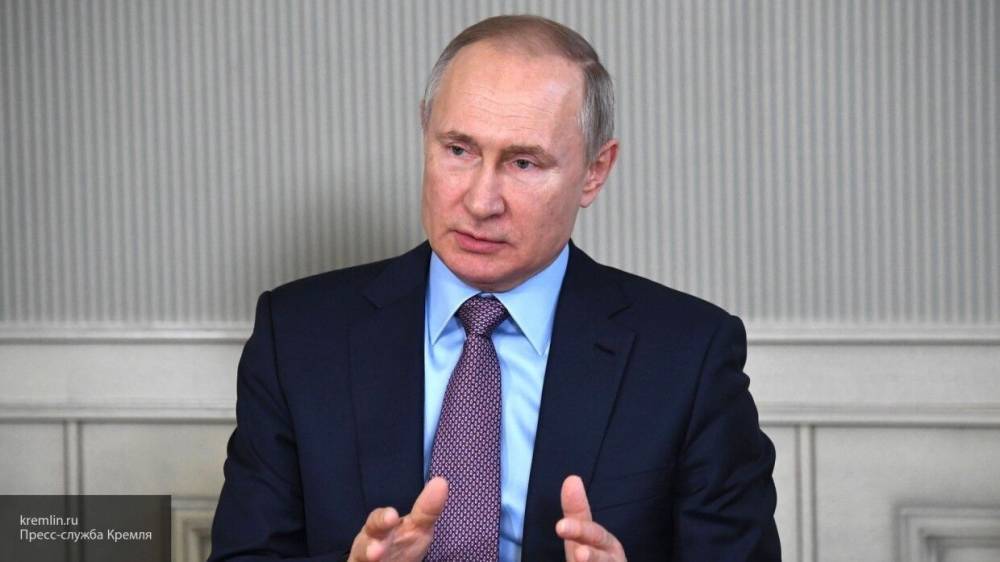 Путин прокомментировал поправку о иностранных счетах и гражданстве чиновников