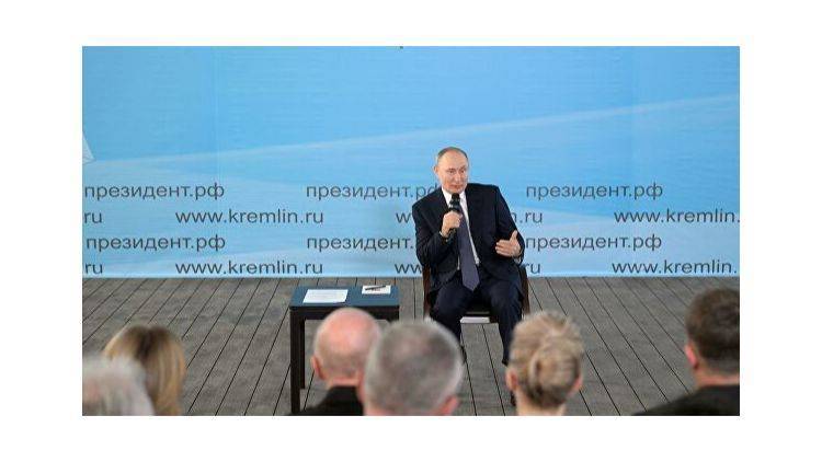 Cамые яркие фразы Путина на встрече с общественностью в Севастополе