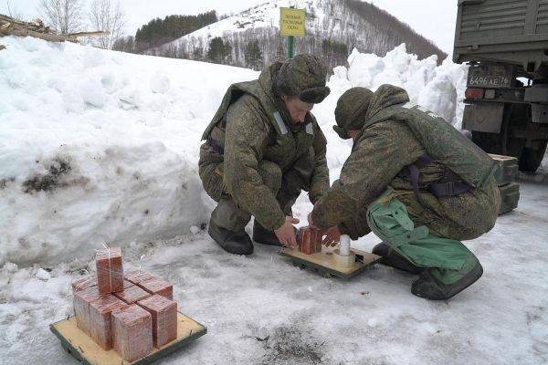 Военные инженеры приступили к подрывным работам на реках Южного Урала