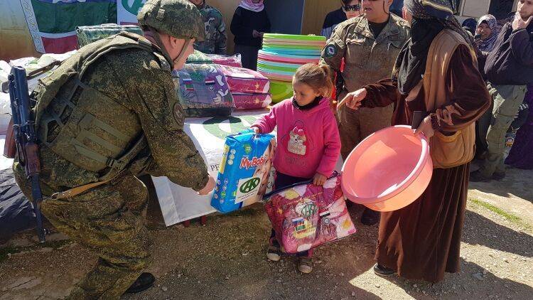 Военные ЦПВС России за сутки доставили свыше 4,6 тонн продовольствия сирийским жителям