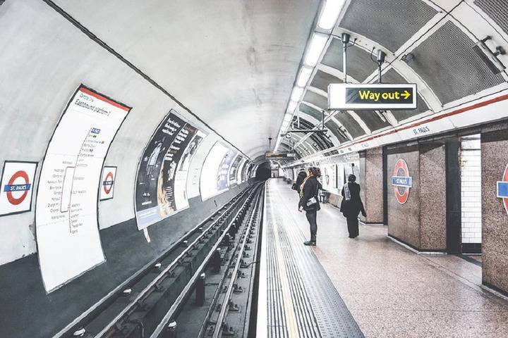 В Лондоне решили закрыть десятки станций метро из-за коронавируса