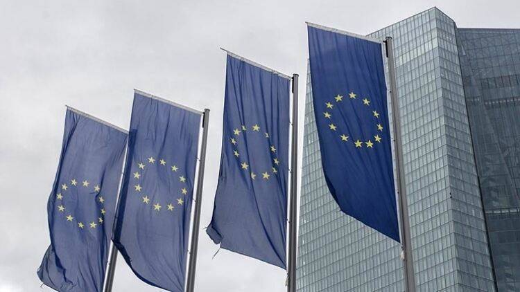 ЕЦБ выкупит ценные бумаги на 750 миллиардов евро из-за коронавируса