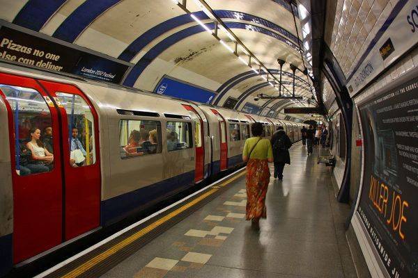 В Лондоне сегодня закроют до 40 станций метро