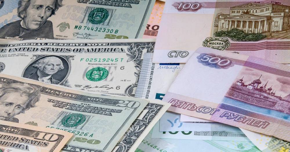 СМИ назвали рубль второй по волатильности валютой мира
