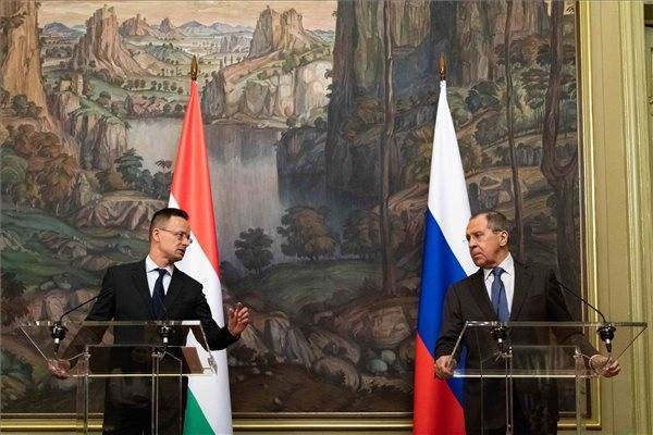 Венгрия будет покрывать свои потребности в газе в обход Украины