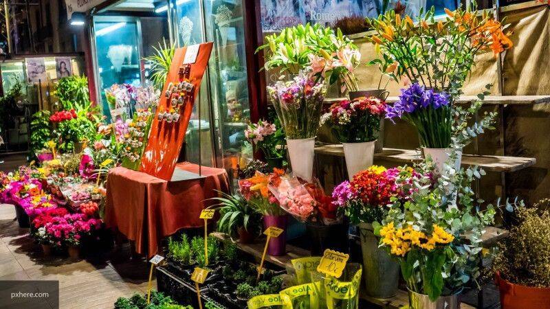 Насильник с ножом напал на продавщицу цветочного магазине в Новосибирске