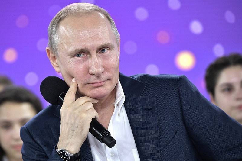 Владимир Путин: Я же работаю каждый день, я не царствую