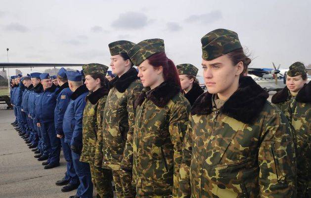 Первые российские военные летчицы приступили к учебным полетам