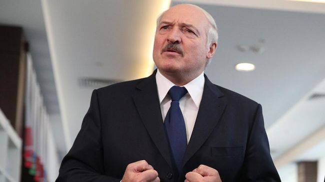 Лукашенко: от паники может пострадать больше людей, чем от коронавируса