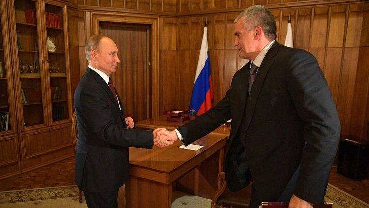 О чем Аксенов рассказал Путину на встрече в Крыму
