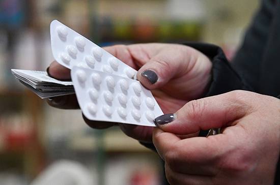 Госдума приняла закон о госрегулировании цен на лекарства при эпидемиях