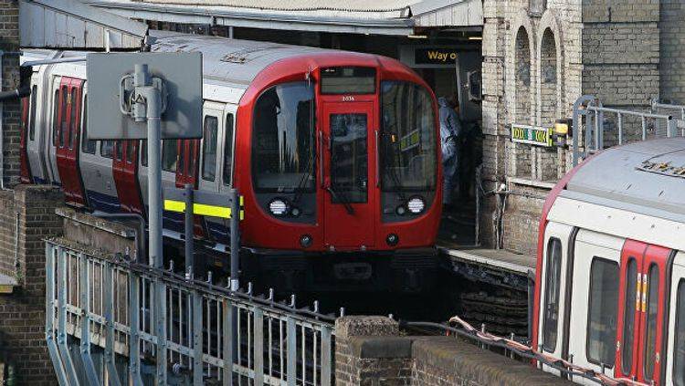 В Лондоне закрывают 40 станций метро из-за коронавируса