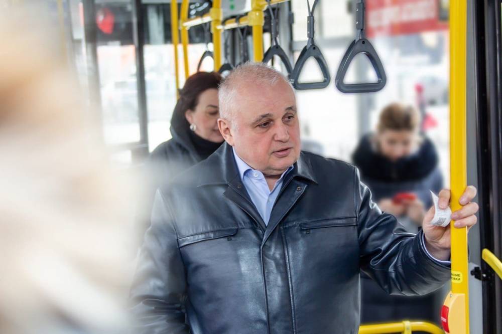 Сергей Цивилёв проехал на новом автобусе в Кемерове и пообщался с пассажирами