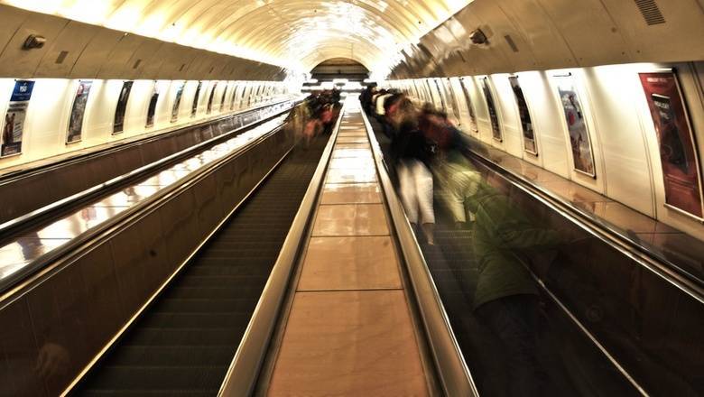 В Лондоне ограничивают работу метро из-за коронавируса