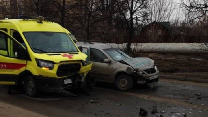Три человека пострадали в ДТП со «скорой» в Казани
