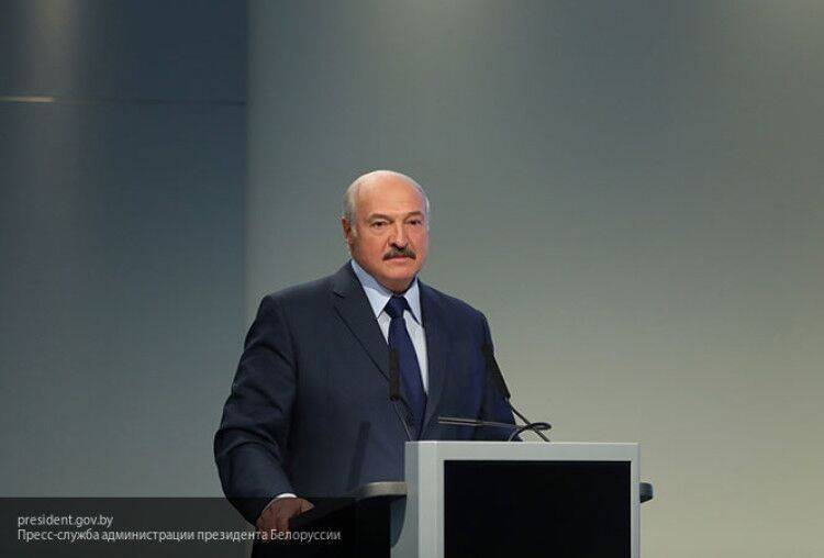 Лукашенко рассказал анекдот про "еврейского" Жириновского и водку
