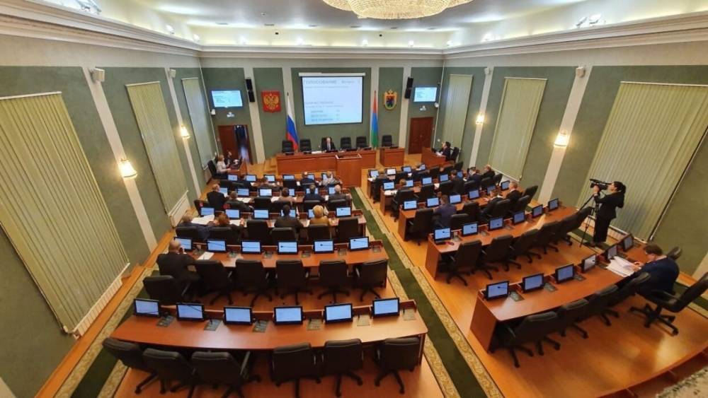 Депутаты Карелии приняли поправки о выплате «северных» молодым специалистам