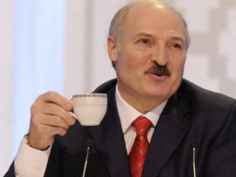 Лукашенко рассказал анекдот про водку и Жириновского