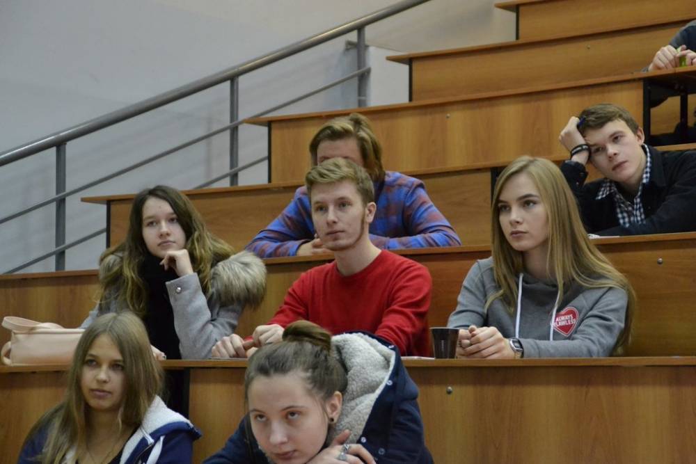 Власти Москвы закрывают все колледжи из-за коронавируса