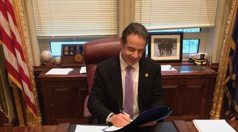 Губернатор Нью-Йорка подписал законопроект, гарантирующий оплачиваемый отпуск из-за коронавируса
