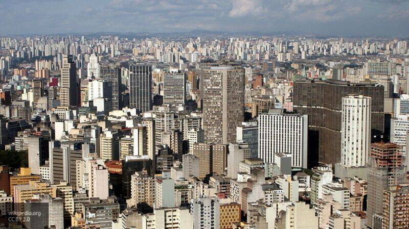 Статую Христа в Бразилии подсветили "флагами" всех стран, пострадавших от коронавируса