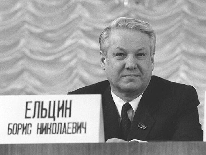 Сериал «Кинопоиска» про Ельцина вызвал споры кинокритиков