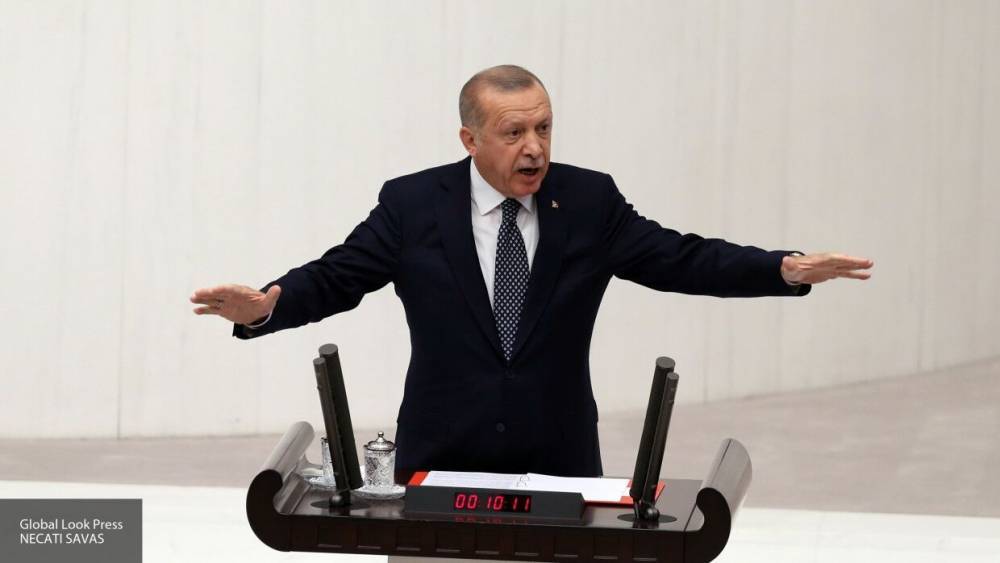 Турецкий депутат подверг критике линию Эрдогана на фоне распространения коронавируса
