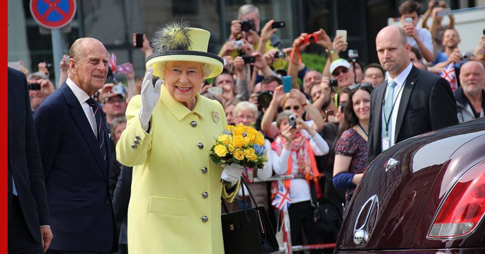 Королеве Великобритании начали подыскивать регента из-за коронавируса