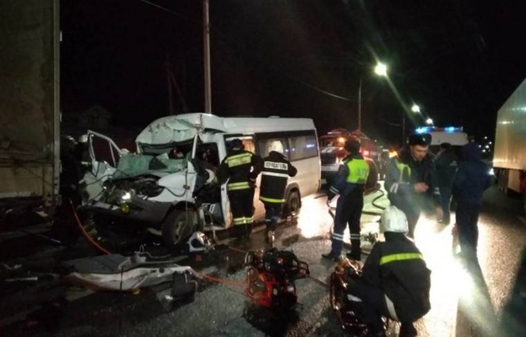 Шестнадцать человек пострадали в ДТП с автобусом и фурой под Владимиром