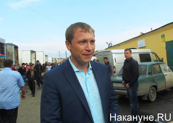 В Екатеринбурге напали на фигуранта дела о мошенничестве с землями барда Новикова