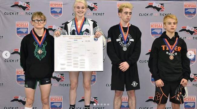 «Просто боролась так, как умею»: американская старшеклассница выиграла чемпионат по борьбе среди юношей