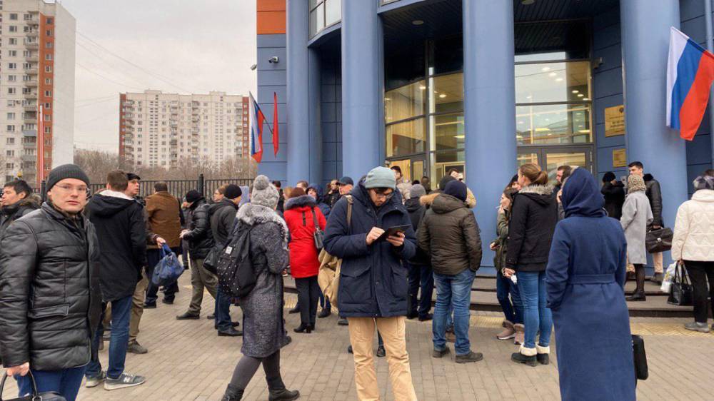 Бомб в эвакуированных судах Петербурга не нашли