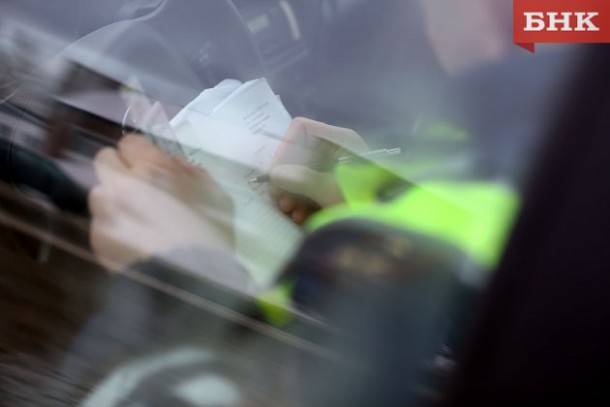 В Жешарте пьяный водитель оставил тысячу рублей в патрульной машине