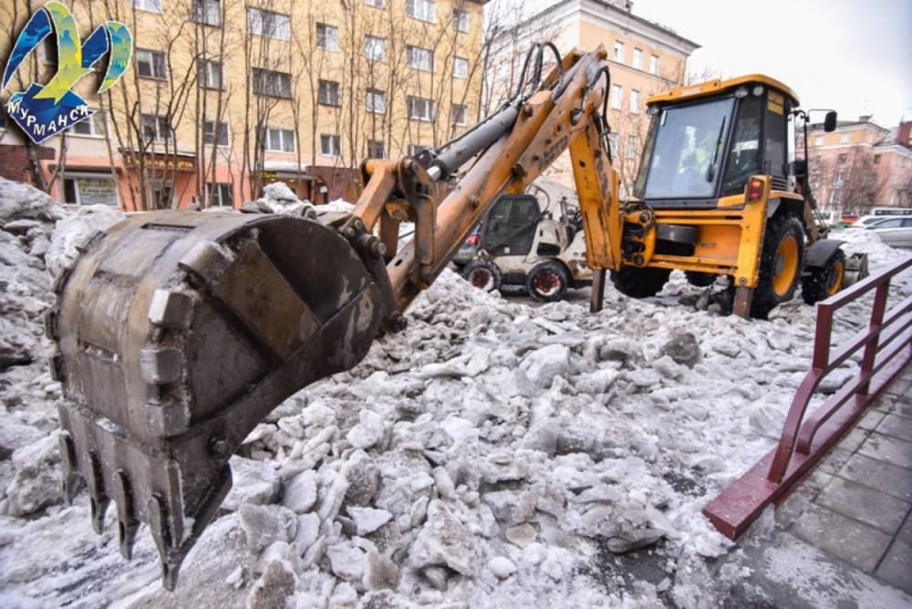 За выходные из Мурманска вывезли почти 13 тыс. кубометров снега